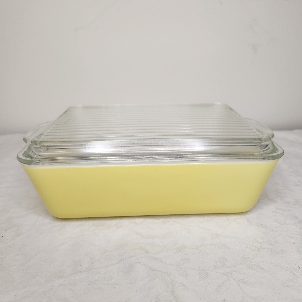 Vintage Pyrex Fridge Dish with Lid